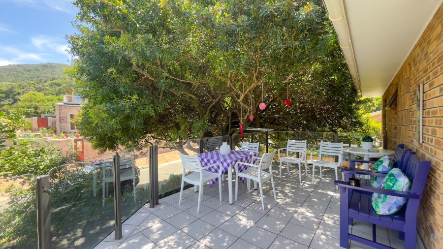 5 Bedroom Property for Sale in Glentana Western Cape